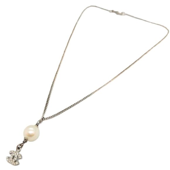 CHANEL Pearl Logo Necklace - Picture 2 of 7